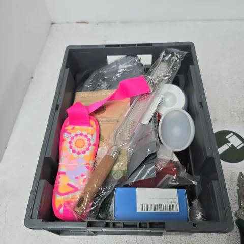 TOTE OF APPROXIMATELY 12 ASSORTED ITEMS TO INCLUDE: WIRE STRIPPERS WITH VOLTAGE TESTER