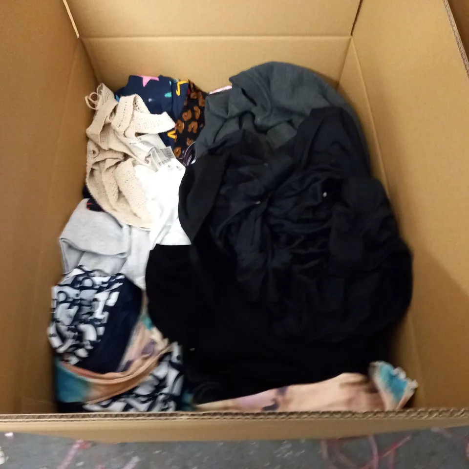 LARGE QUANTITY OF ASSORTED CLOTHING ITEM TO INCLUDE ASOS, NEW LOOK AND WAREHOUSE