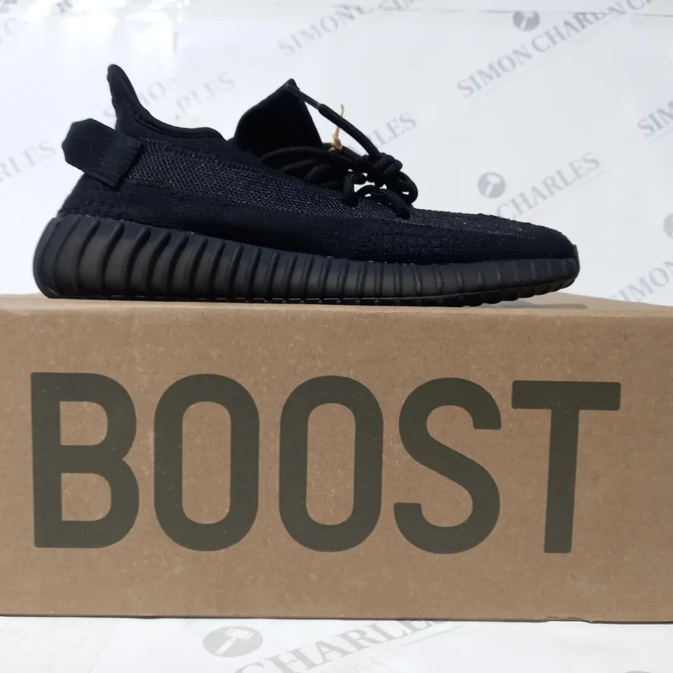 BOXED PAIR OF ADIDAS YEEZY BOOST 350 V2 SHOES IN BLACK UK SIZE 6