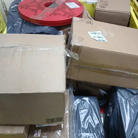 PALLET OF APPROXIMATELY 20 ASSORTED DAMAGED, FAULTY AND/OR EXPIRED HOUSEHOLD PRODUCTS TO INCLUDE HOME DECOR, WASTE BIN, WINE FLUTES ETC 