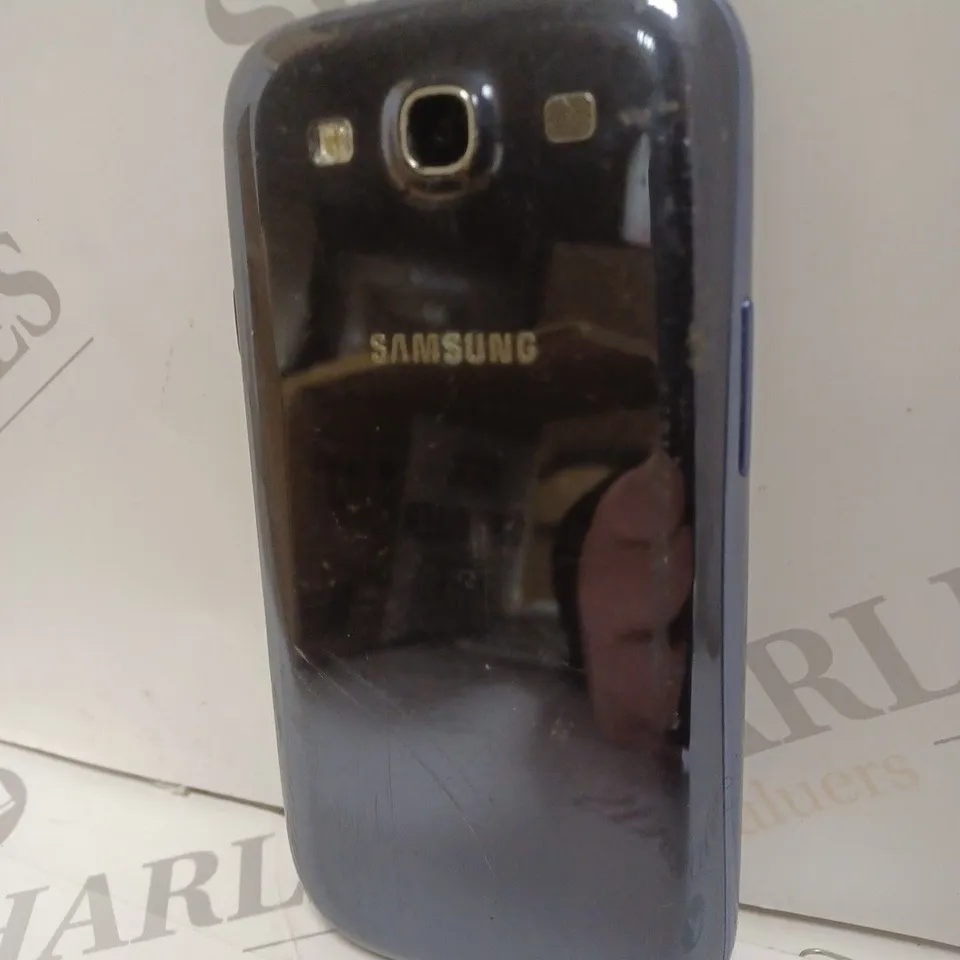 SAMSUNG I9300 GALAXY S3 SMARTPHONE