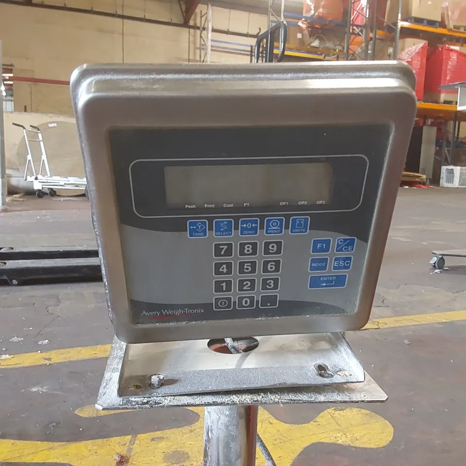 AVERY WEIGHT-TRONIX E1010 COMMERCIAL SCALE