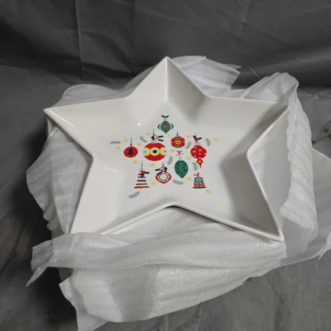 4 X BAUBLE THEMED STAR SNACK PLATE 