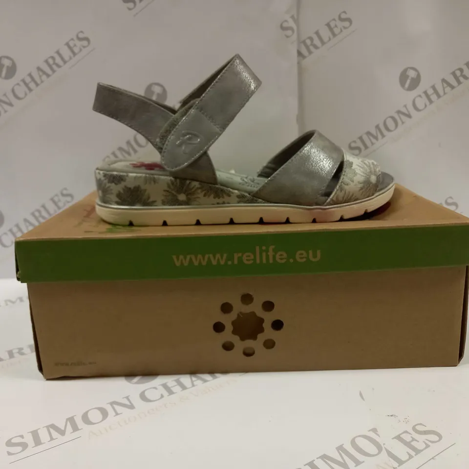 BOXED PAIR OF LOTUS RELIFE GIANNONE SANDALS UK SIZE 6