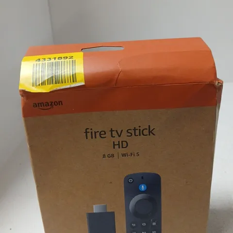 APPROXIMATELY 10 ASSORTED ITEMS INCLUDING FIRE TV STICK HD AND FLASHLIGHT L-41