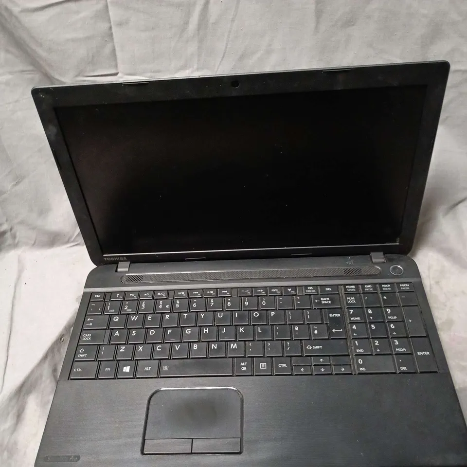 TOSHIBA SATELLITE PRO C50-A-1E6 LAPTOP