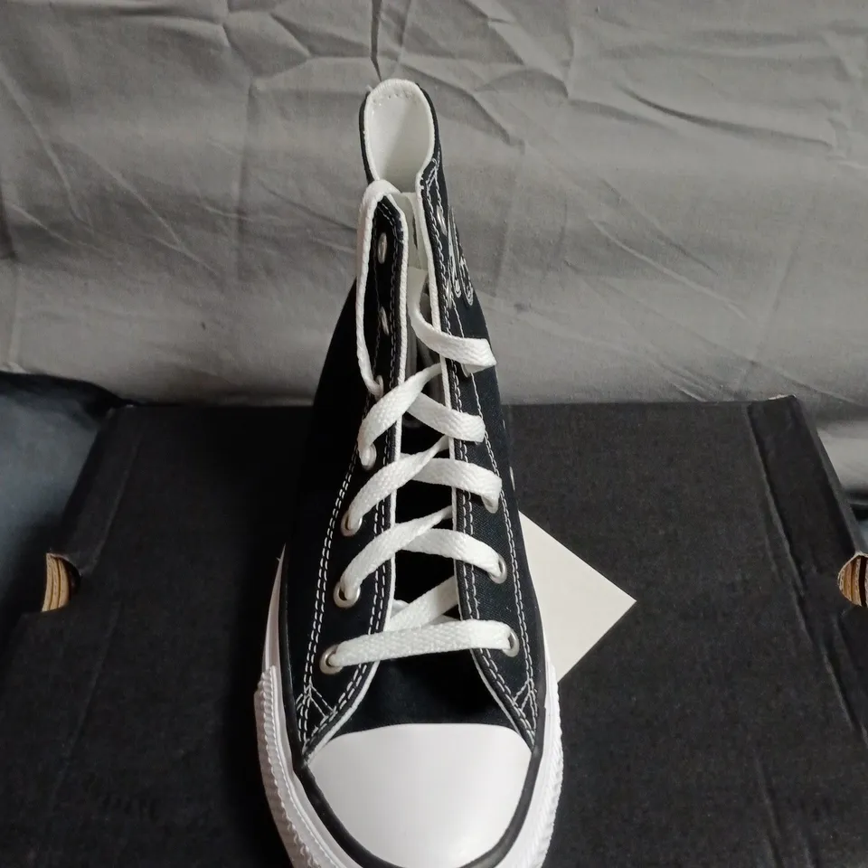 BOXED PAIR OF CONVERSE CHUCK TAYLOR ALL STAR HIGH-TOP SNEAKERS – UK SIZE 5.5