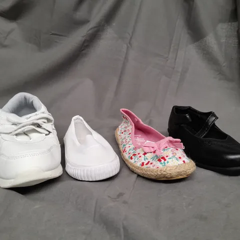 BOX OF APPROX 32 ASSORTED KIDS SHOES IN VARIOUS SIZES & COLOURS