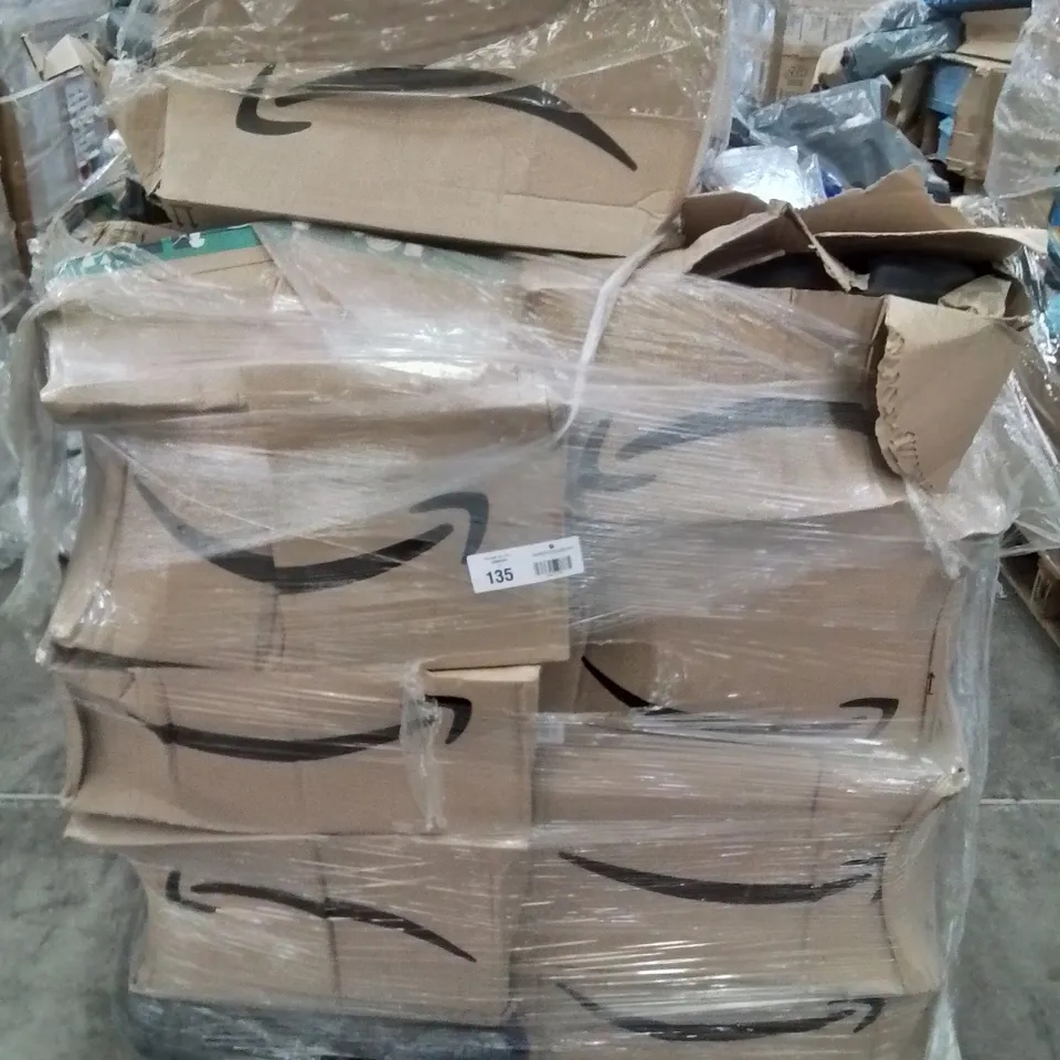 PALLET CONTAINING LARGE QUANTITY OF UMBRELLA/PARASOL BASES