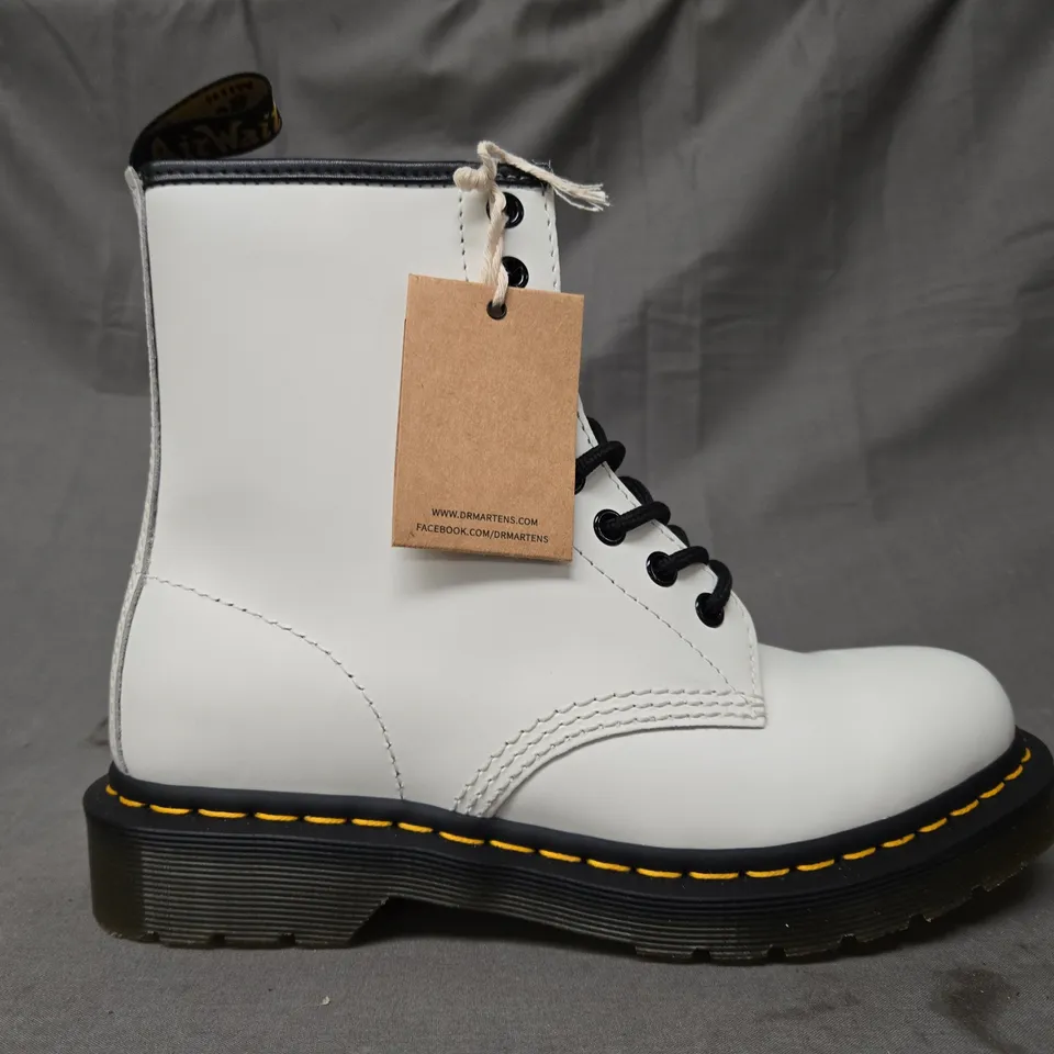 BOXED PAIR OF DR MARTENS 1460 ANKLE BOOTS IN WHITE UK SIZE 5