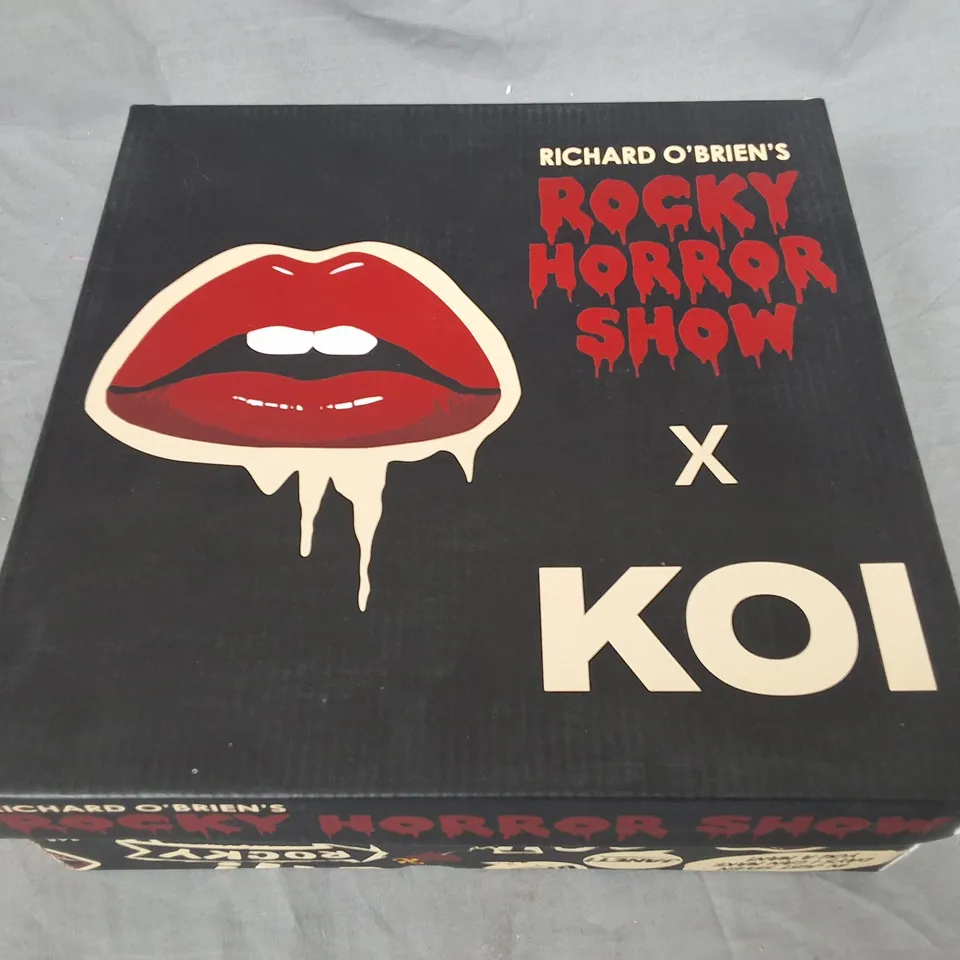 BOXED KOI ROCKY HORROR SHOW REGULAR FRANKIE FAN FISHNET PLATFORM HEELS - UK 4