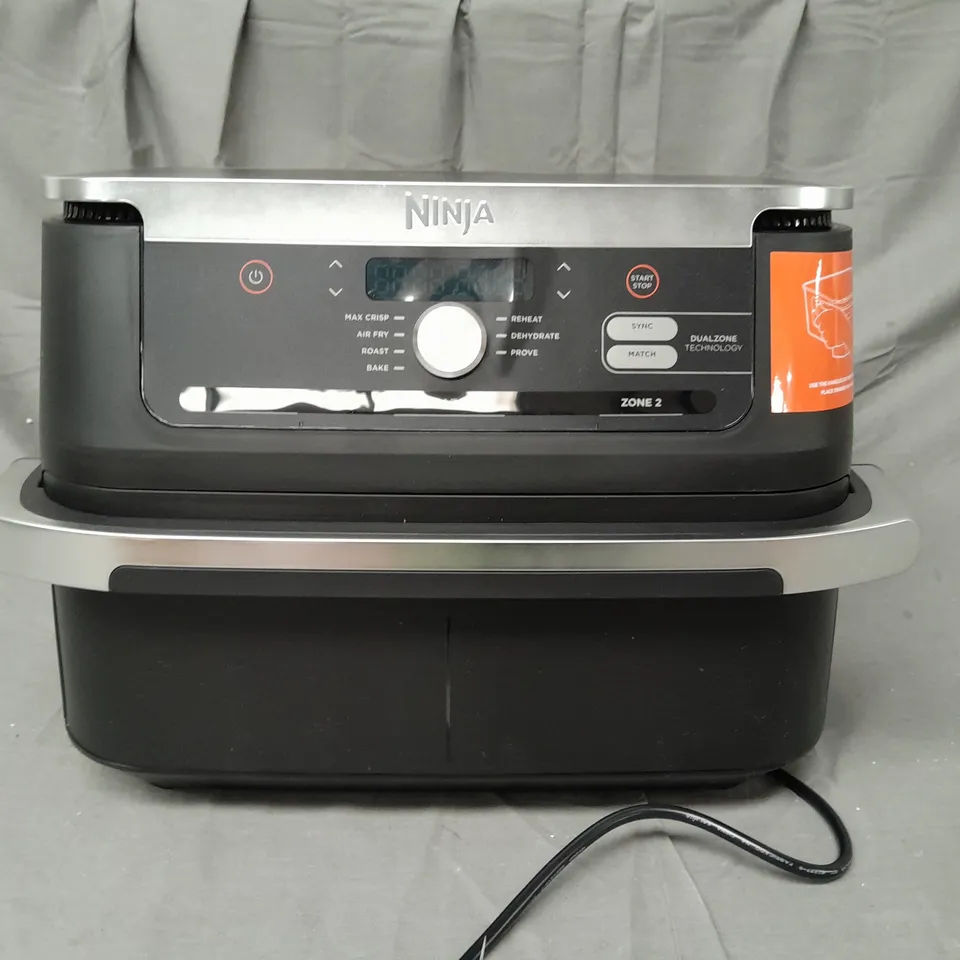 BOXED NINJA 10.4L FOODI FLEXDRAWER DUAL AIR FRYER AF500UK IN BLACK