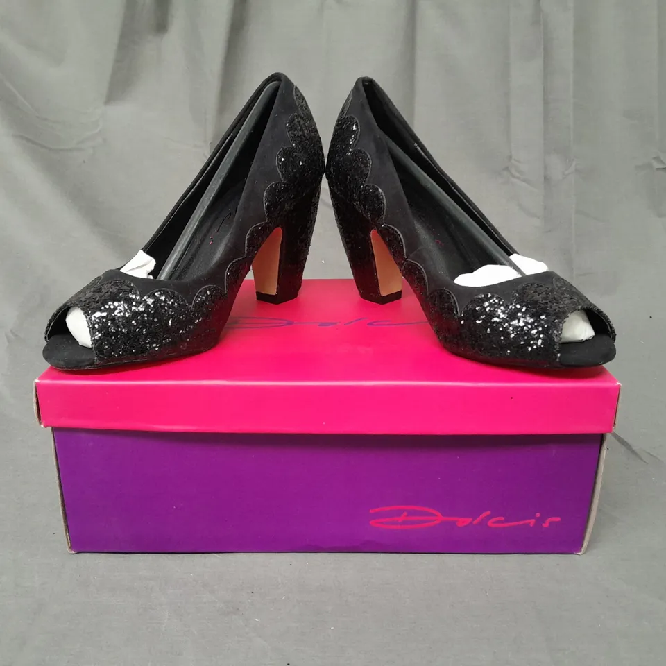 BOXED PAIR OF DOLCIS OPEN TOE HEELED SHOES IN BLACK W. GLITTER EFFECT UK SIZE 3