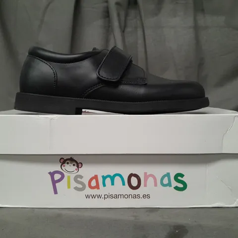 BOXED PAIR OF PISAMONAS KIDS SHOES IN BLACK EU SIZE 33