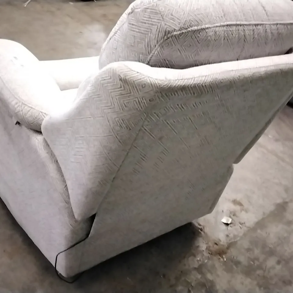 QUALITY BRITISH DESIGNER G PLAN MANUFACTURED KINGSBURY ELECTRIC RECLINER CHAIR - NEBULAR MIST FABRIC 