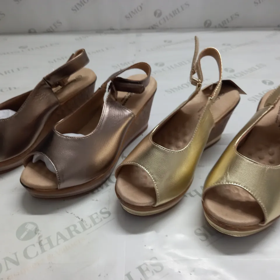 LOT OF 2 UNBOXED PAIRS OF CUSHION WALK WEDGE HEELED SHOES - BOTH SIZE 6