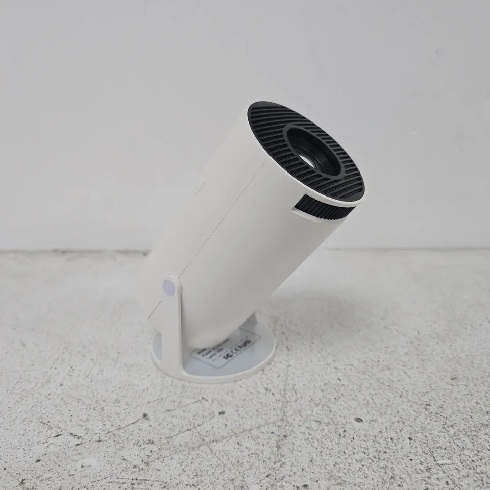 HY300 ALCD PROJECTOR
