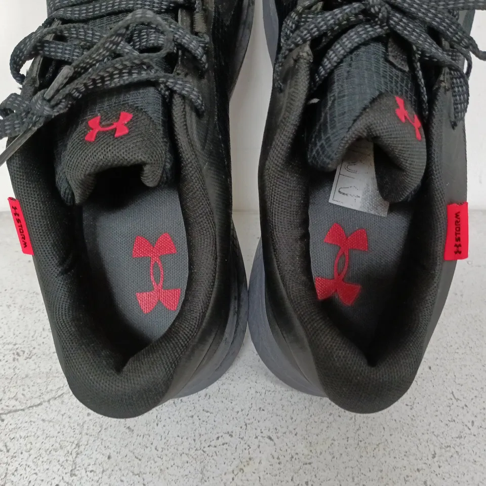 UNBOXED PAIR OF UNDER ARMOR CHARGED TRAINERS IN BLACK - UK 8.5