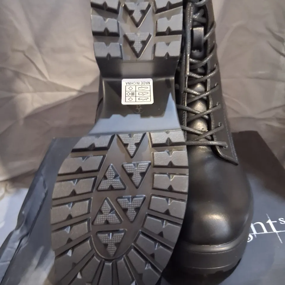 BRAND NEW BOXED KOI X THE TWILIGHT SAGA TEAM JACOB MILITARY BOOTS SIZE 6