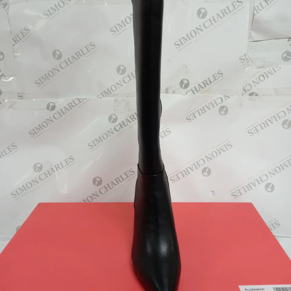 BOXED PAIR OF RUTH LANGSFORD RLLONGBOOTS BLACK LEATHER SIZE 4