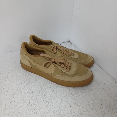 TAN SNEAKERS WITH GUM SOLE (CLO-WOMAN/MEN) (UK 9)
