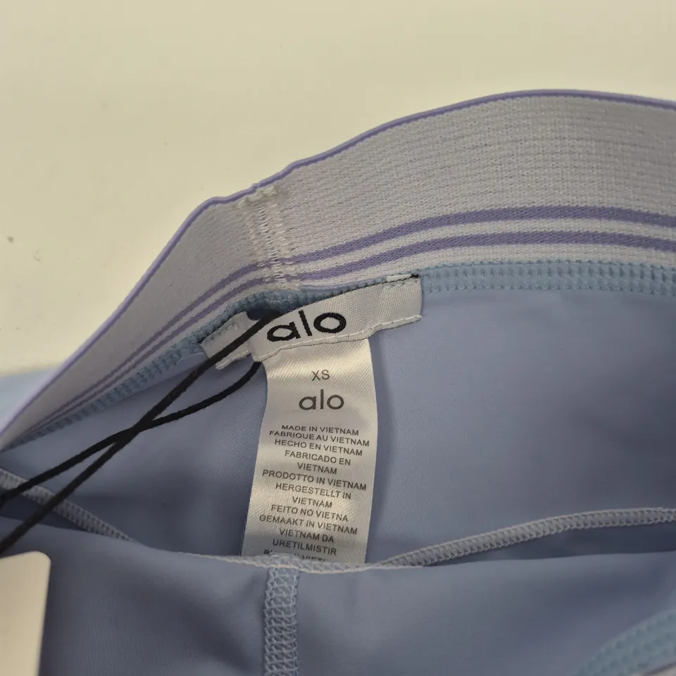 ALO YOGA WOMEN'S LEGGINGS XS – LIGHT BLUE WITH WHITE SEAMS