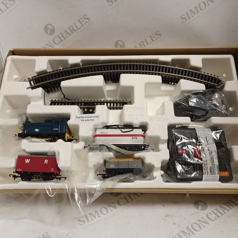 BOXED HORNBY NETWORK TRAVELLER 00 GAUGE TRAIN SET. ,