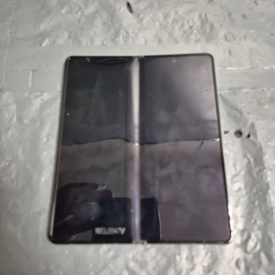 SAMSUNG FOLD 5 SMARTPHONE 