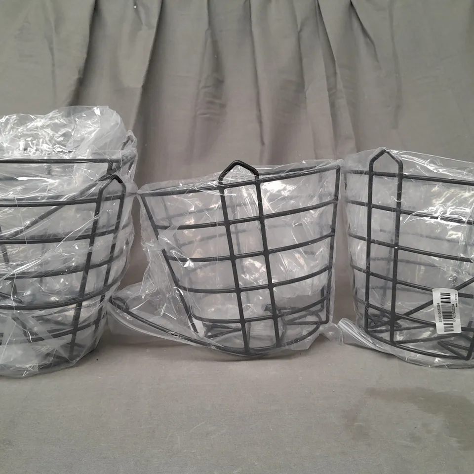 BOX OF 4 ASSORTED HOUSEHOLD ITEMS TO INCLUDE METAL FRAME PLANTER BASKETS, EASY FIT DECKING TILES, ETC