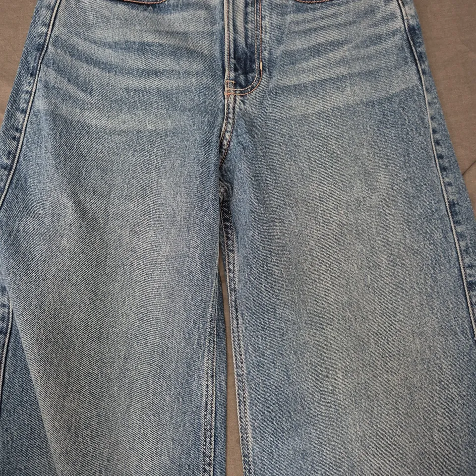 HOLLISTER ULTRA HIGH RISE WIDE LEG JEANS IN BLUE SIZE 32 REGULAR