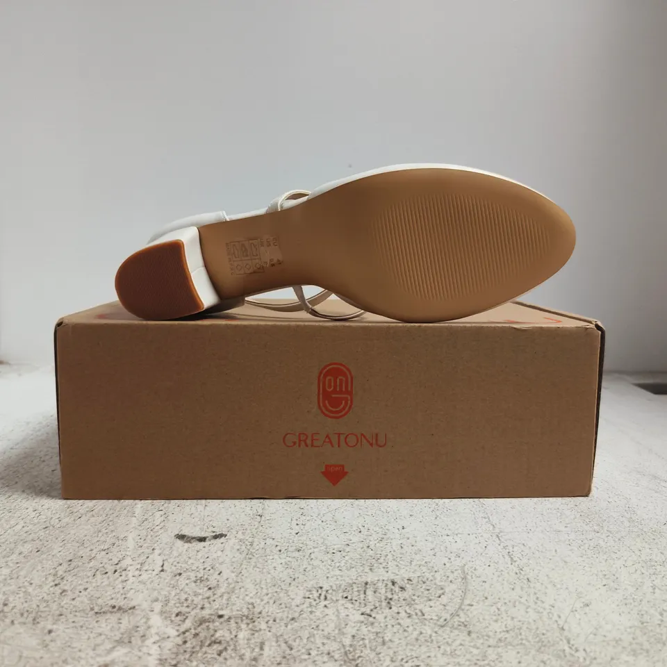 BOXED PAIR OF GREATONU CLOSED TOE BLOCK HEEL SANDALS IN WHITE SIZE EU 41