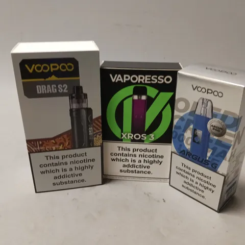 APPROXIMATELY 20 VAPES & E-CIGARETTES TO INCLUDE VOOPOO ARGUS G, VAPORESSO XROS 3, VOOPOO DRAG S2, ETC