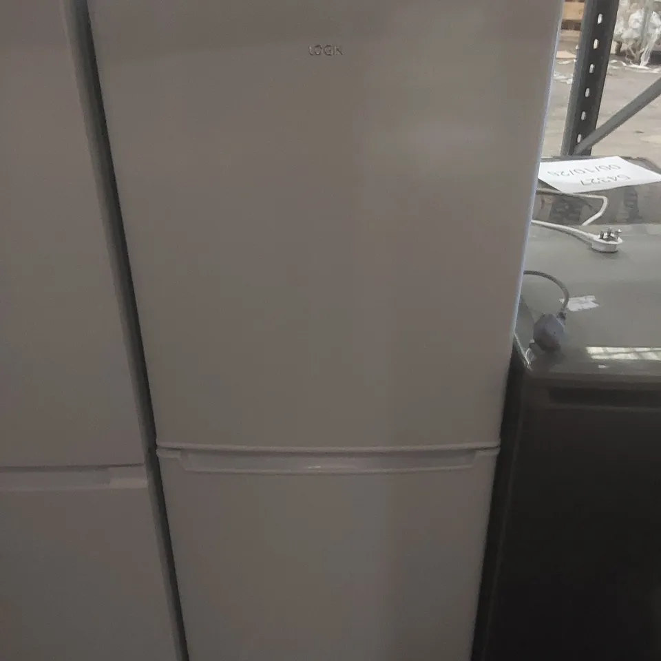 LOGIK LE55CW23 50/50 FRIDGE FREEZER - WHITE