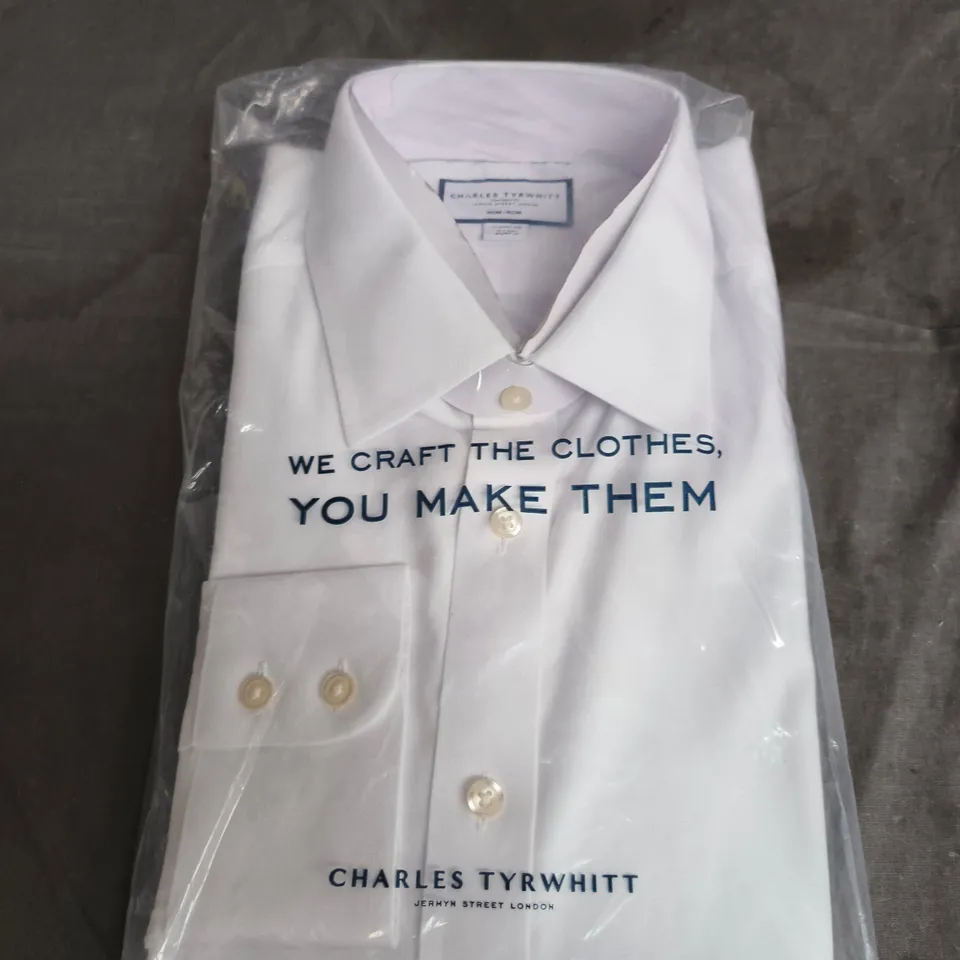 CHARLES TYRWHITT NON-IRON SHIRT, CLASSIC FIT, WHITE – UK NECK 17IN, SLEEVE 35IN