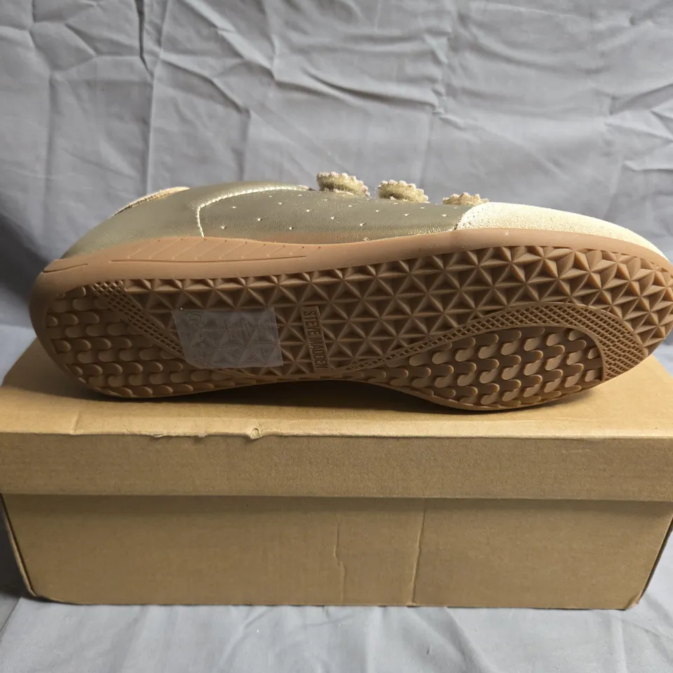 STEVE MADDEN FLAGSHIP GOLD ACTION LEATHER SNEAKER - WOMEN'S, EU 39 (US 8.5 / UK 6)