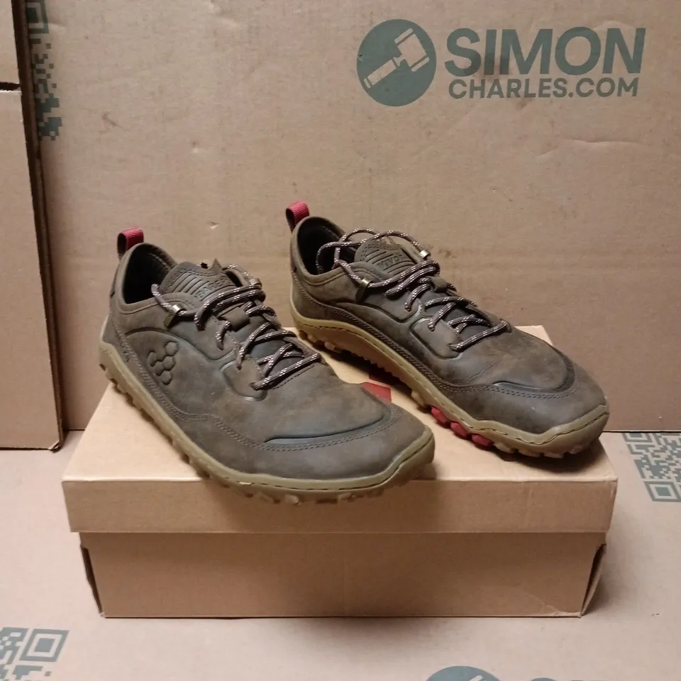 VIVO BAREFOOT TRACKER SHOES – GREY LEATHER UPPER, RUGGED LUG SOLE SIZE 6