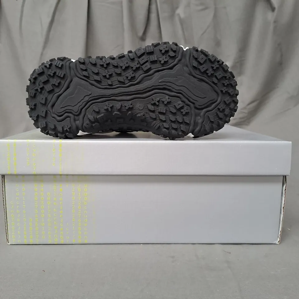 BOXED PAIR OF KOI VEGAN LAYER CAKE CHUNKY TRAINERS IN WHITE UK SIZE 1