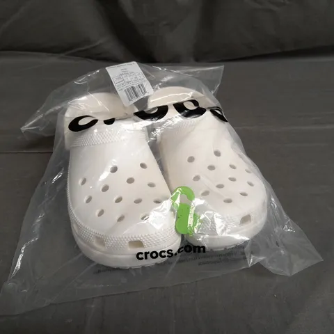 PAIR OF WHITE CROCS SIZE UK 5