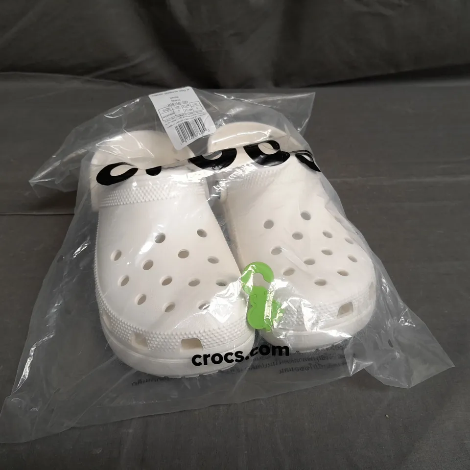 PAIR OF WHITE CROCS SIZE UK 5 
