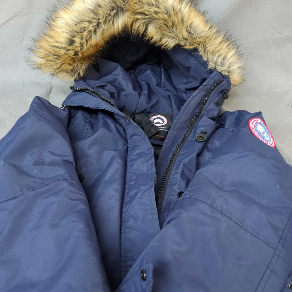 CANADA GOOSE NAVY PARKA WITH FUR-TRIM HOOD – MEN'S - SIZE UNSPECIFIED