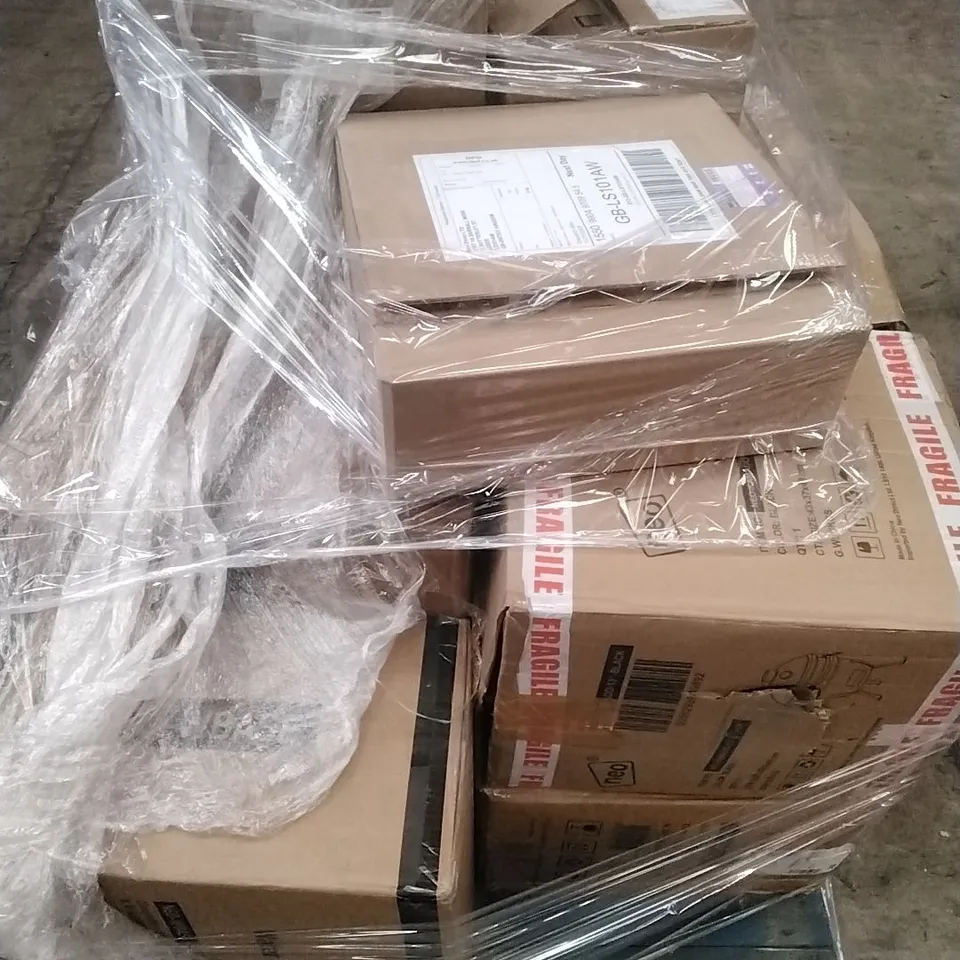 A PALLET OF ASSORTED NEO PRODUCTS WHICH INCLUDE; KAMADOS, PARASOL BASE, CHAIRS ETC
