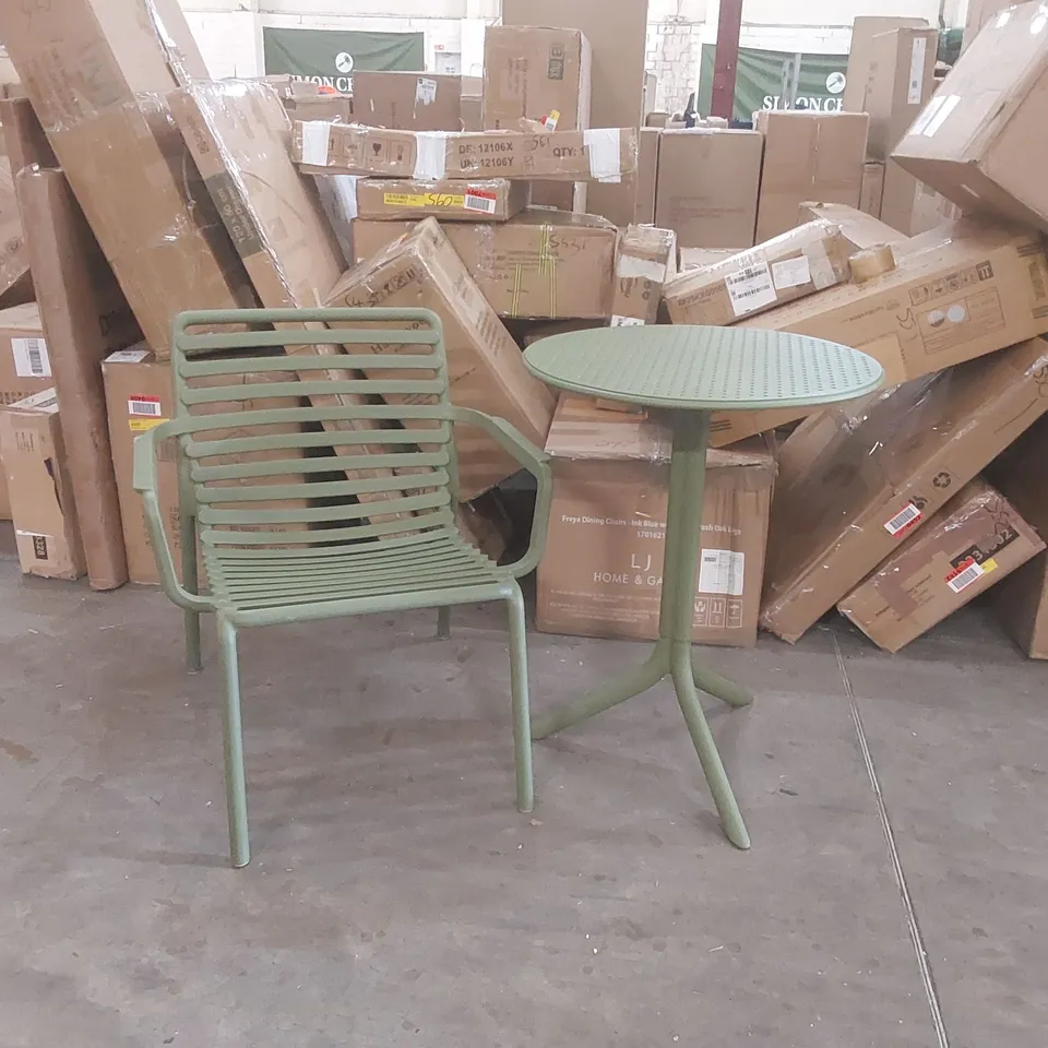 BOXED NADI DOGA RELAX GARDEN CHAIR WITH TABLE
