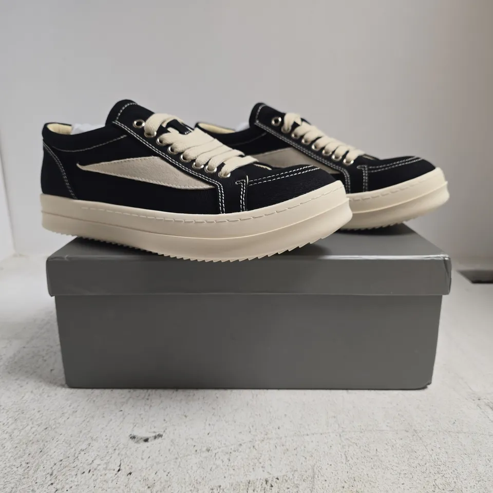 BOXED PAIR OF RICK OWENS SHOES IN BLACK/CREAM SIZE EU 43