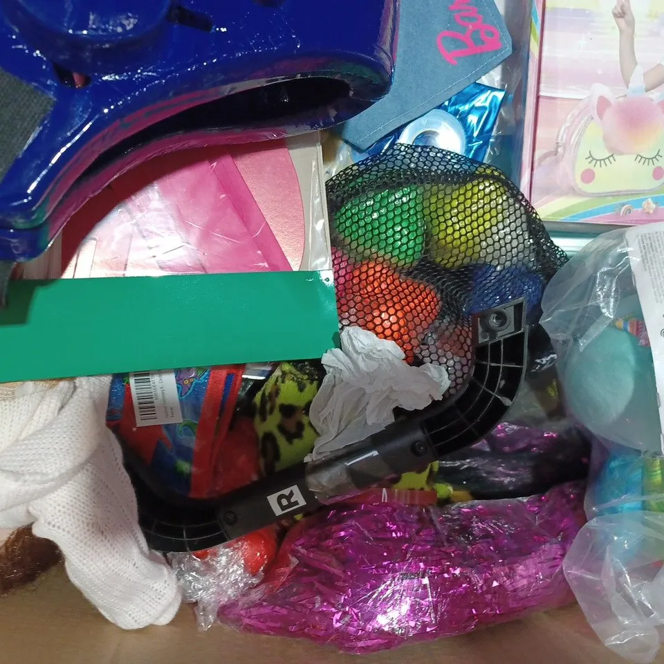 BOX OF APPROXIMATELY 20 ASSORTED TOYS AND GAMES TO INCLUDE SET OF 24 COLOURED PENCILS, FROZEN II WALKIE TALKIES, OSTARA TAROT, ETC