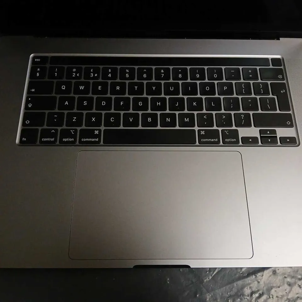 APPLE MACBOOK PRO 16 INCH SCREEN A2141