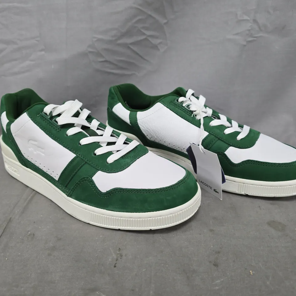 UNBOXED PAIR OF LACOSTE TRAINERS IN GREEN/WHITE SIZE UK 7.5