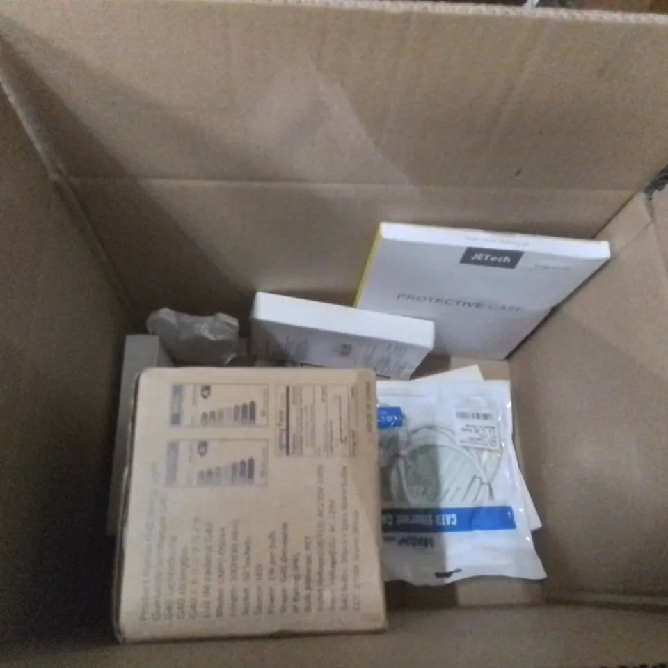 BOX OF ASSORTED ELECTRICAL GOODS TO INCLUDE; VICTIV TRIPOD, 3X CLAMP LED MAGNIFIER, LIGHTS4FUN FESTOON LIGHT ETC