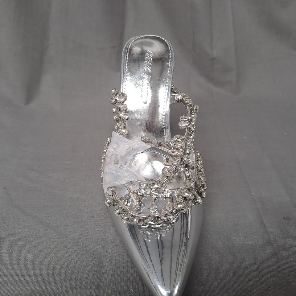 BOXED PAIR OF PUBLIC DESIRE POINTED TOE HEELED SHOES IN METALLIC SILVER W. JEWEL EFFECT SIZE 4