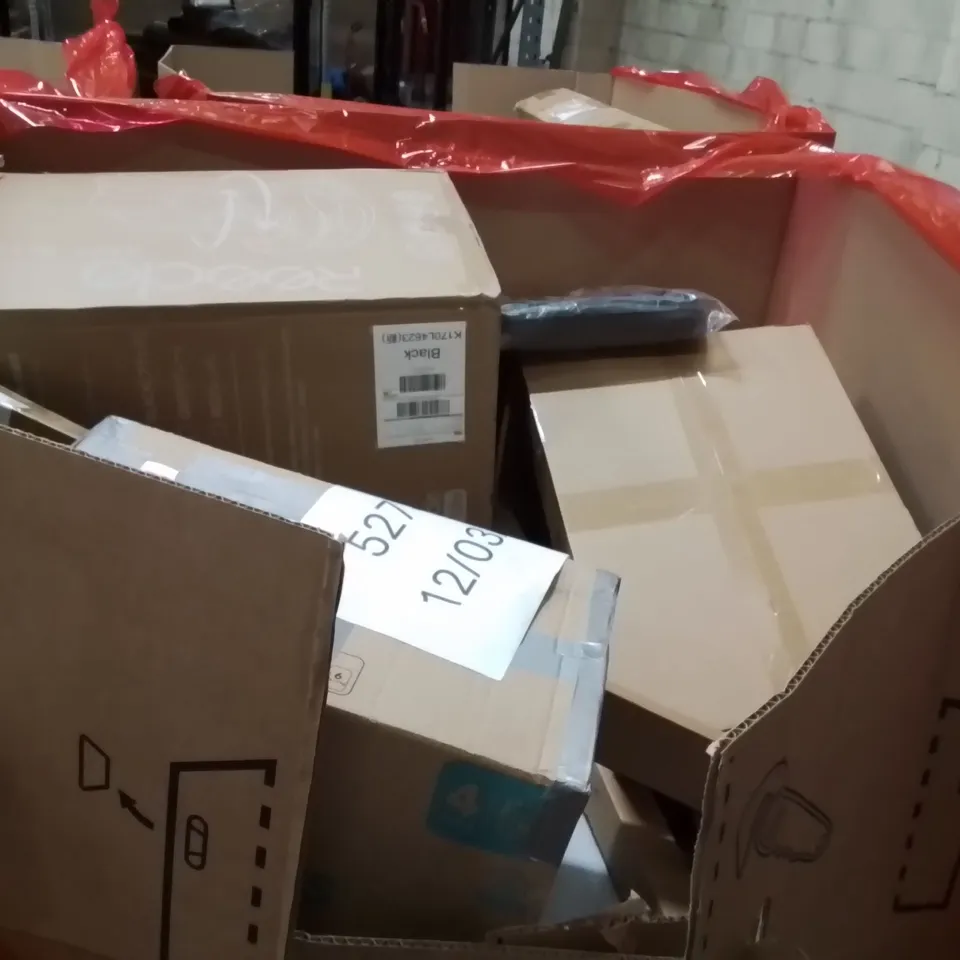 PALLET OF ASSORTED HOUSEHOLD GOODS AND PRODUCTS TO INCLUDE;BABY SEAT,SLOW COOKER,CUSHION