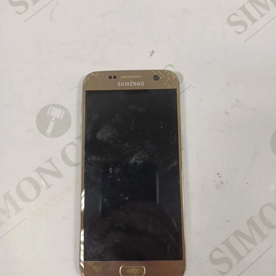 SAMSUNG SMART PHONE -GOLD - UNKOWN MODEL 